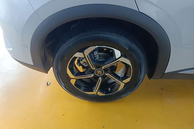 Used BYD Yuan PLUS 2025 Intelligent Driving Version 430 KM – Leading Edition Right Rear Wheel Hub