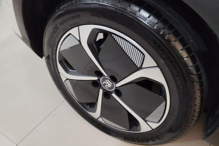 Used BYD Yuan PLUS 2025 Intelligent Driving Version 510 KM Beyond-Grade Edition Right Rear Wheel Hub