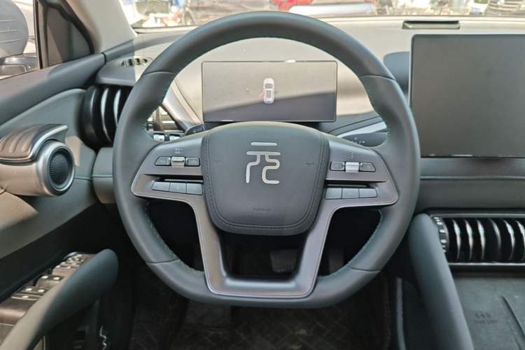 Used BYD Yuan PLUS 2025 Intelligent Driving Version 510 KM Beyond-Grade Edition Steering Wheel