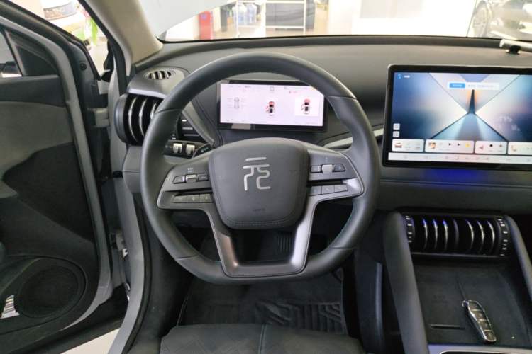 Used BYD Yuan PLUS 2025 Intelligent Driving Version 510 KM Beyond-Grade Edition Steering Wheel
