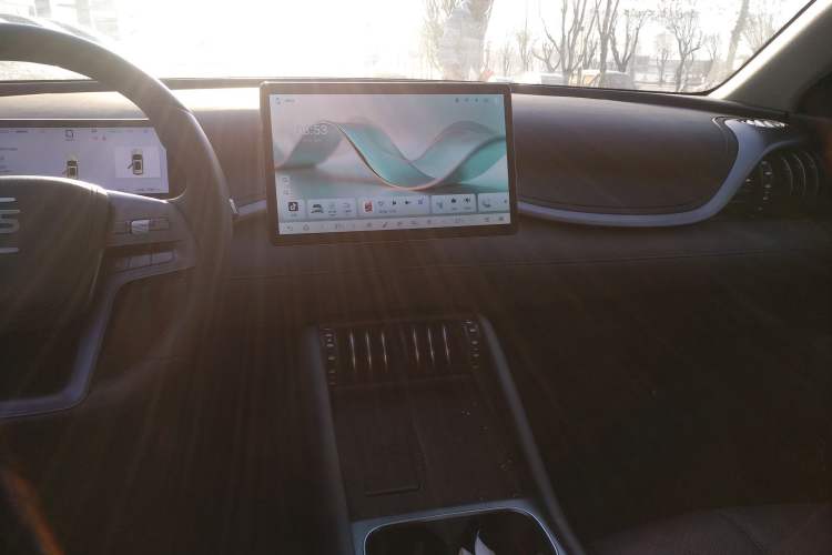 Used BYD Yuan PLUS 2025 Intelligent Driving Version 510 KM Beyond-Grade Edition Audio And AC Panel