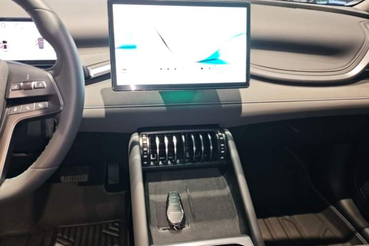 Used BYD Yuan PLUS 2025 Intelligent Driving Version 430 KM – Leading Edition Audio And AC Panel