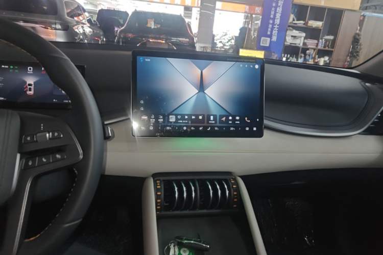 Used BYD Yuan PLUS 2025 Intelligent Driving Version 510 KM Beyond-Grade Edition Audio And AC Panel