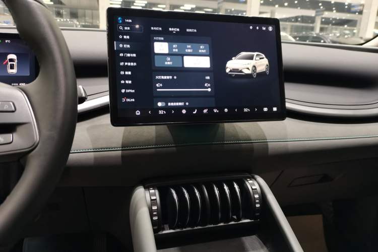 Used BYD Yuan PLUS 2025 Intelligent Driving Version 510 KM Beyond-Grade Edition Audio And AC Panel