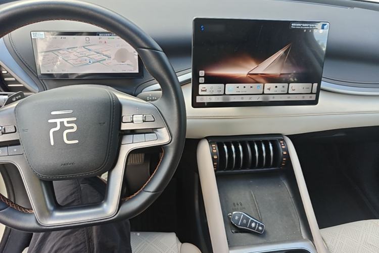 Used BYD Yuan PLUS 2025 Intelligent Driving Version 510 KM Beyond-Grade Edition Center Console