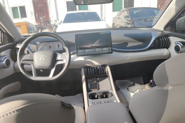 Used BYD Yuan PLUS 2025 Intelligent Driving Version 510 KM Beyond-Grade Edition Center Console