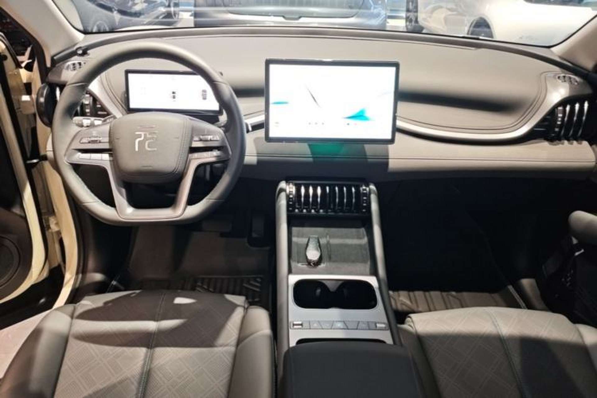 Used BYD Yuan PLUS 2025 Intelligent Driving Version 430 KM – Leading Edition Center Console