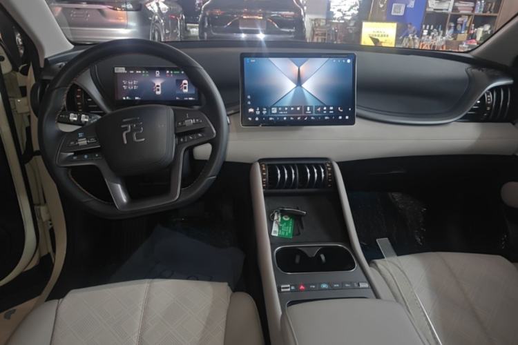 Used BYD Yuan PLUS 2025 Intelligent Driving Version 510 KM Beyond-Grade Edition Center Console