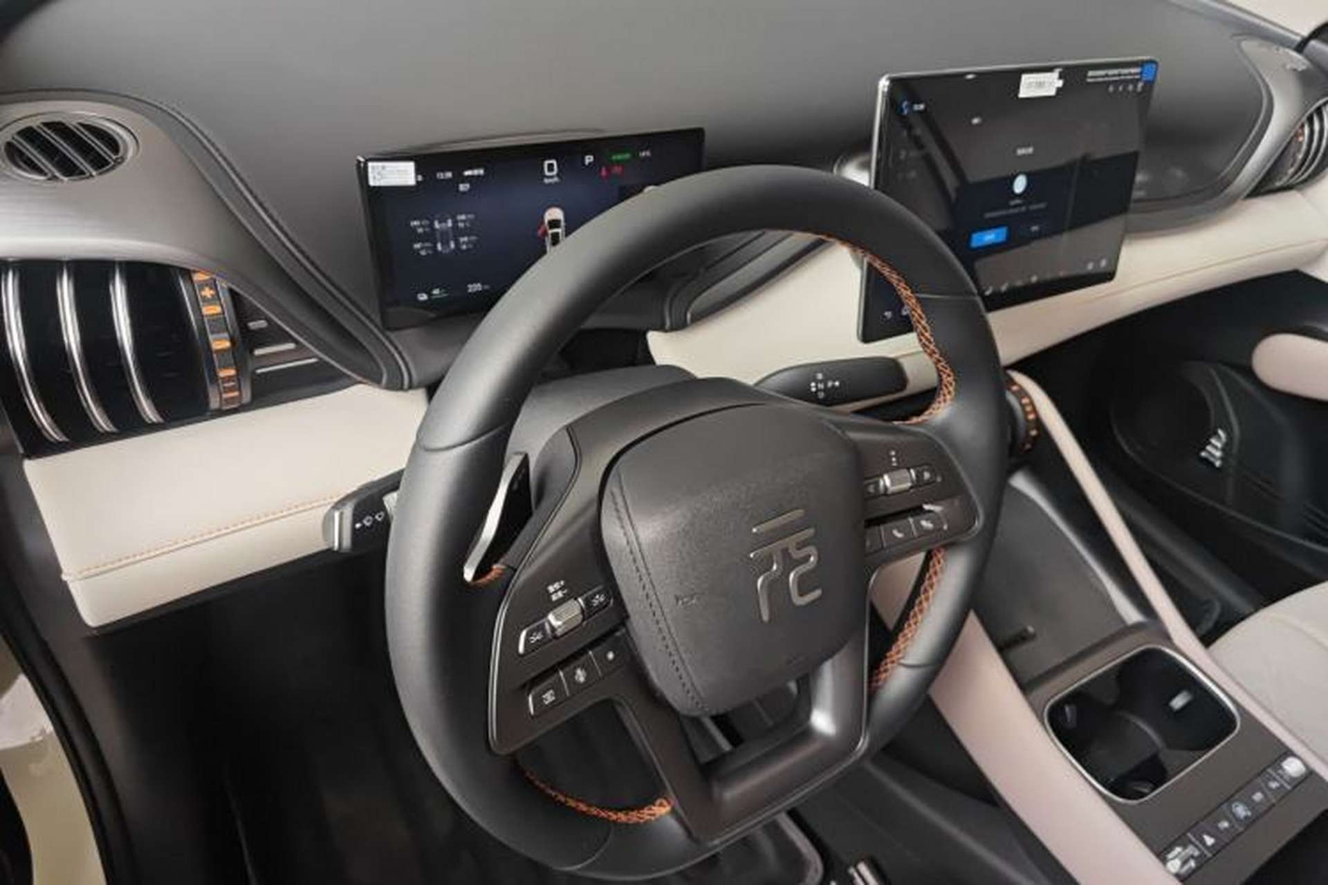 Used BYD Yuan PLUS 2025 Intelligent Driving Version 510 KM Beyond-Grade Edition Center Console