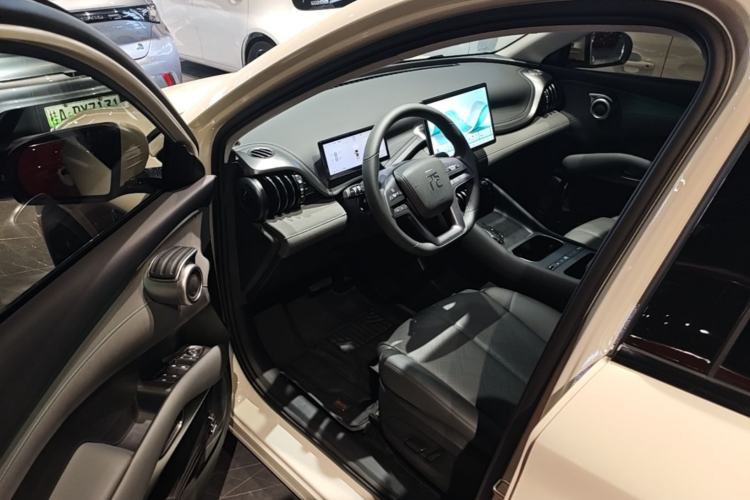 Used BYD Yuan PLUS 2025 Intelligent Driving Version 430 KM – Leading Edition Driver Seat