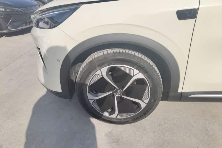 Used BYD Yuan PLUS 2025 Intelligent Driving Version 510 KM Beyond-Grade Edition Exterior 4