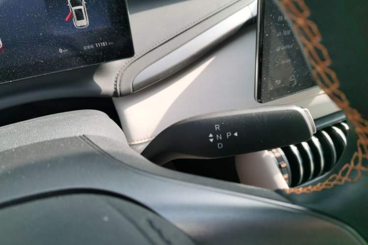 Used BYD Yuan PLUS 2025 Intelligent Driving Version 510 KM Beyond-Grade Edition Gear Lever