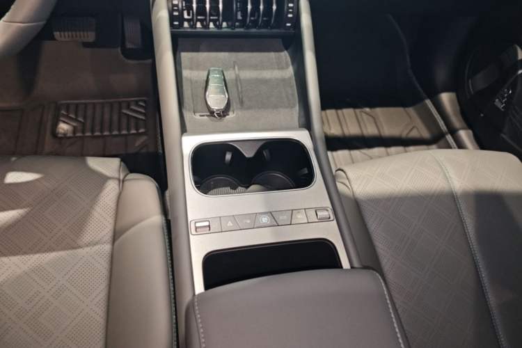 Used BYD Yuan PLUS 2025 Intelligent Driving Version 430 KM – Leading Edition Gear Lever