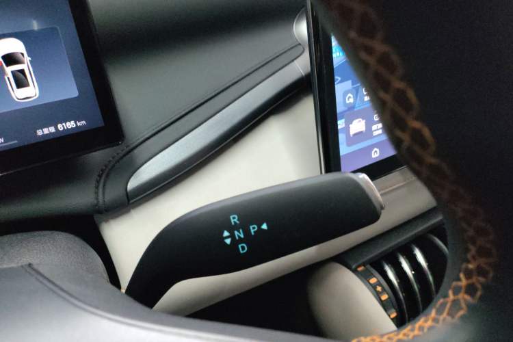 Used BYD Yuan PLUS 2025 Intelligent Driving Version 510 KM Beyond-Grade Edition Gear Lever