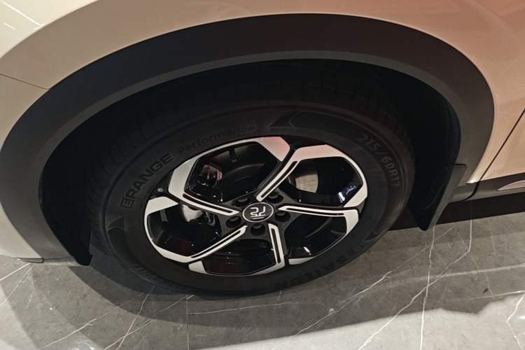 Used BYD Yuan PLUS 2025 Intelligent Driving Version 430 KM – Leading Edition Left Front Wheel Hub
