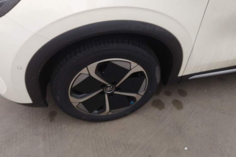 Used BYD Yuan PLUS 2025 Intelligent Driving Version 510 KM Beyond-Grade Edition Left Front Wheel Hub
