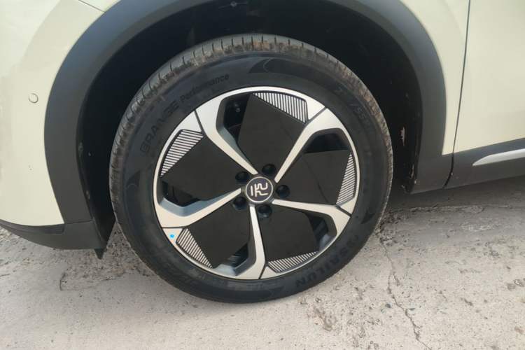 Used BYD Yuan PLUS 2025 Intelligent Driving Version 510 KM Beyond-Grade Edition Left Front Wheel Hub