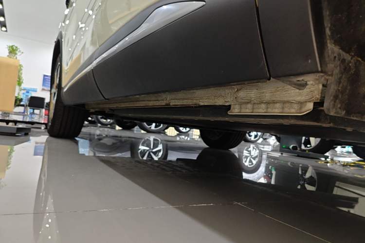 Used BYD Yuan PLUS 2025 Intelligent Driving Version 510 KM Beyond-Grade Edition Left Side Sill
