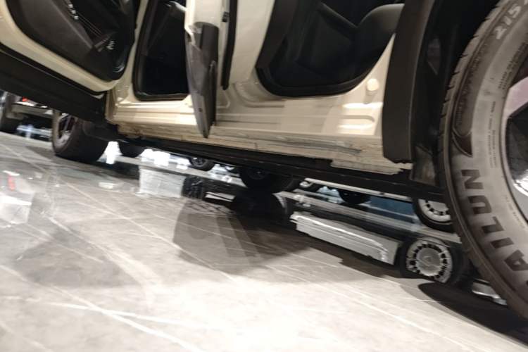 Used BYD Yuan PLUS 2025 Intelligent Driving Version 430 KM – Leading Edition Left Side Sill