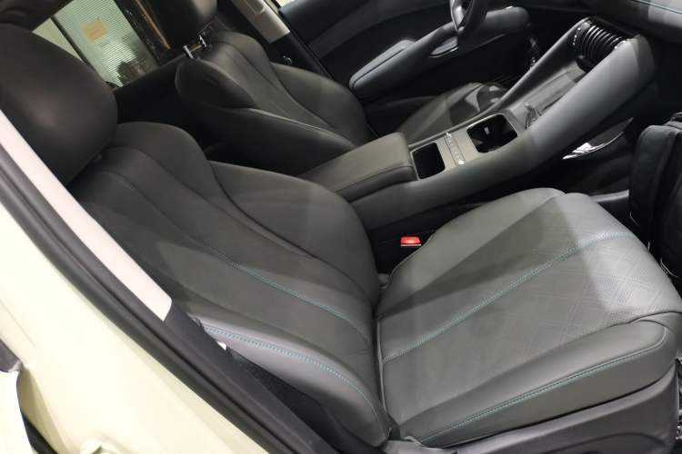 Used BYD Yuan PLUS 2025 Intelligent Driving Version 510 KM Beyond-Grade Edition Right Front Seat