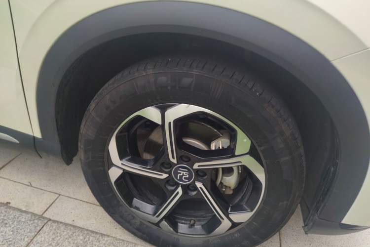 Used BYD Yuan PLUS 2025 Intelligent Driving Version 430 KM – Leading Edition Right Front Wheel Hub