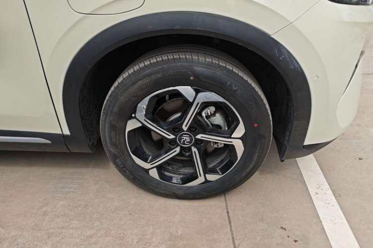 Used BYD Yuan PLUS 2025 Intelligent Driving Version 510 km Leading Edition Right Front Wheel Hub