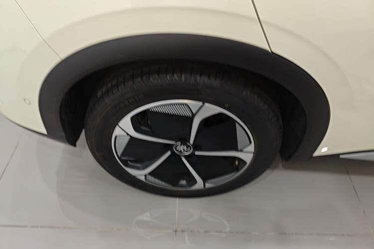 Used BYD Yuan PLUS 2025 Intelligent Driving Version 510 KM Beyond-Grade Edition Right Rear Wheel Hub