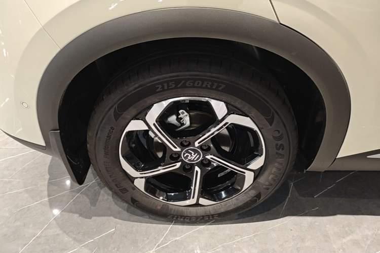 Used BYD Yuan PLUS 2025 Intelligent Driving Version 430 KM – Leading Edition Right Rear Wheel Hub