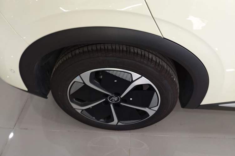 Used BYD Yuan PLUS 2025 Intelligent Driving Version 430 KM Beyond-Range Edition Right Rear Wheel Hub