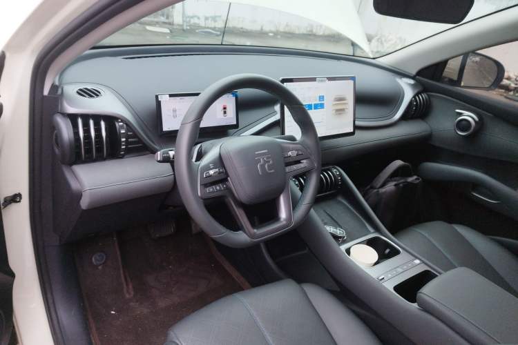 Used BYD Yuan PLUS 2025 Intelligent Driving Version 510 KM Beyond-Grade Edition Steering Wheel