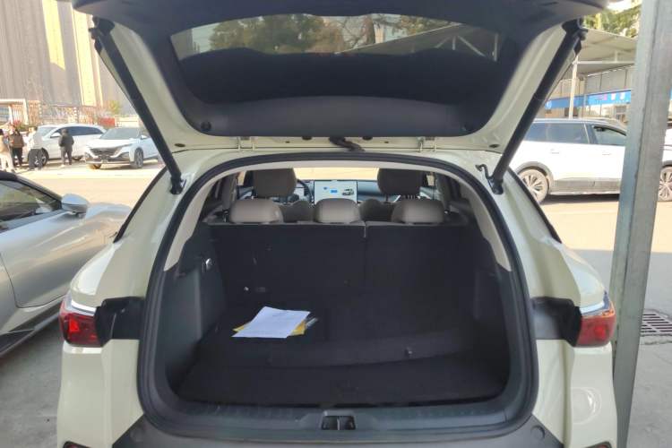 Used BYD Yuan PLUS 2025 Intelligent Driving Version 510 km Excellence Edition Trunk