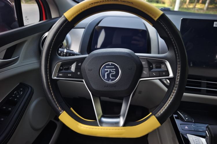 Used BYD Yuan Pro 2021 401 km Deluxe Version Interior 12