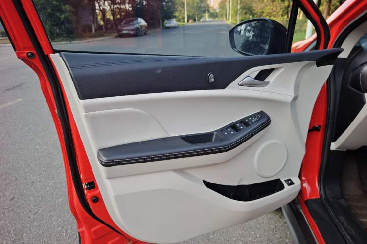 Used BYD Yuan Pro 2021 401 km Deluxe Version Interior 2
