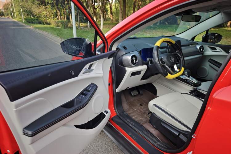 Used BYD Yuan Pro 2021 401 km Deluxe Version Interior 4