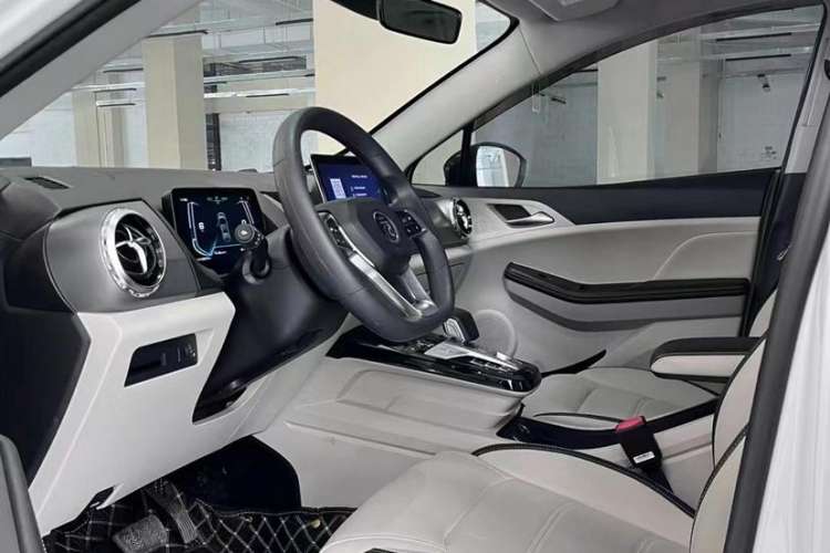 Used BYD Yuan Pro 2021 401 km Deluxe Version Interior 2