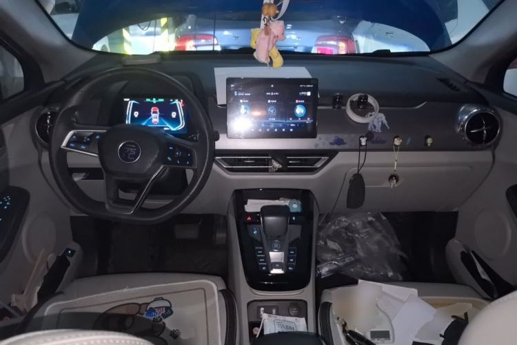 Used BYD Yuan Pro 2021 401 km Luxury Version Center Console