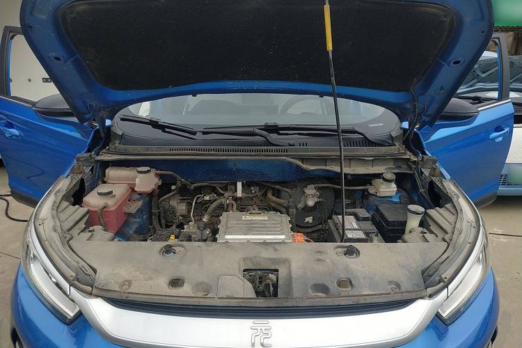 Used BYD Yuan Pro 2021 "Love for a Lifetime" Edition Engine Bay