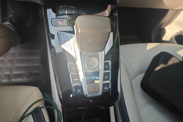 Used BYD Yuan Pro 2021 "Love for a Lifetime" Edition Gear Lever