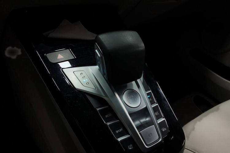 Used BYD Yuan Pro 2021 401 km Luxury Version Gear Lever