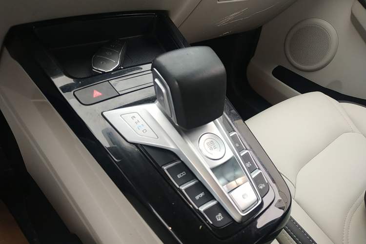 Used BYD Yuan Pro 2021 "Love for a Lifetime" Edition Gear Lever