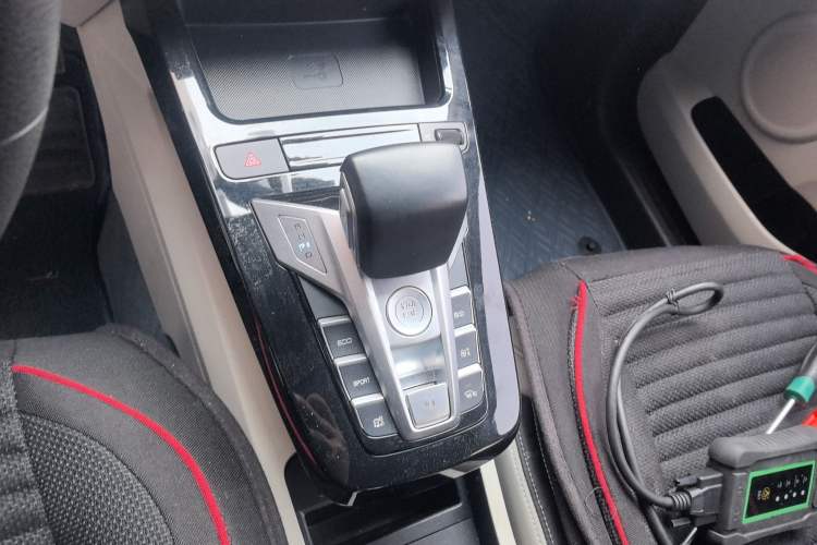 Used BYD Yuan Pro 2021 "Love for a Lifetime" Edition Gear Lever