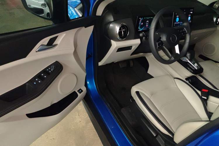 Used BYD Yuan Pro 2021 "Love for a Lifetime" Edition Interior 3