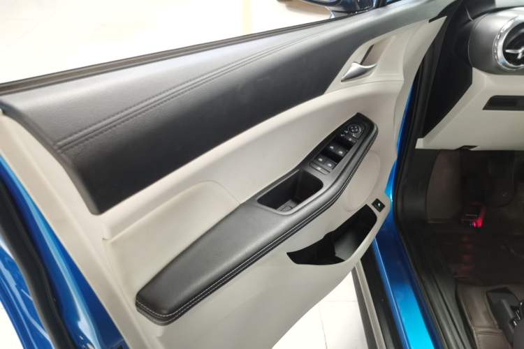 Used BYD Yuan Pro 2021 401 km Luxury Version Interior 7