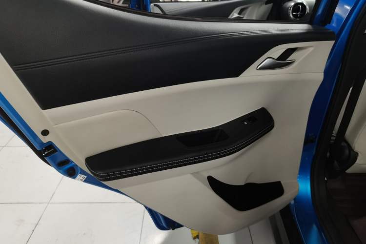 Used BYD Yuan Pro 2021 401 km Luxury Version Interior 8