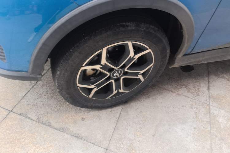Used BYD Yuan Pro 2021 "Love for a Lifetime" Edition Left Front Wheel Hub