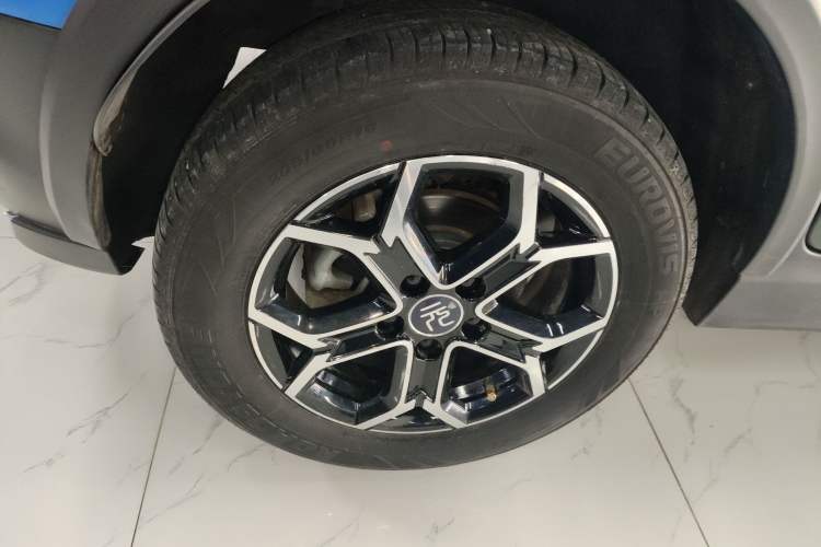 Used BYD Yuan Pro 2021 "Love for a Lifetime" Edition Right Rear Wheel Hub