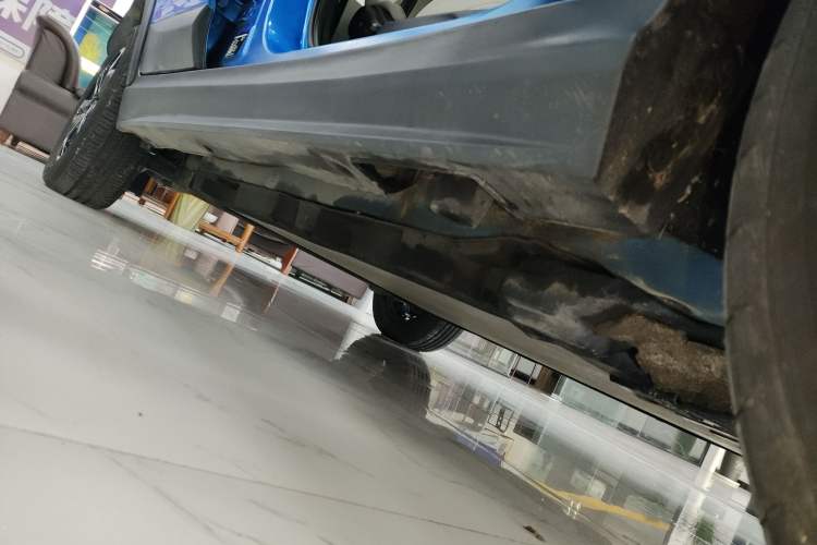Used BYD Yuan Pro 2021 "Love for a Lifetime" Edition Right Side Sill