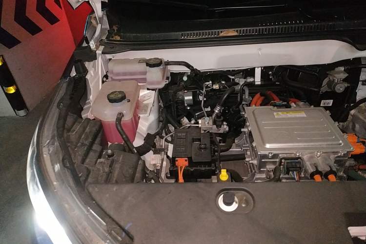 Used BYD Yuan Pro 2021 401 km Deluxe Version Engine Bay Right