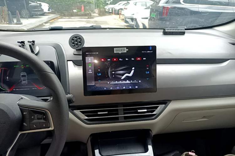 Used BYD Yuan Pro 2021 401 km Deluxe Version Audio And AC Panel
