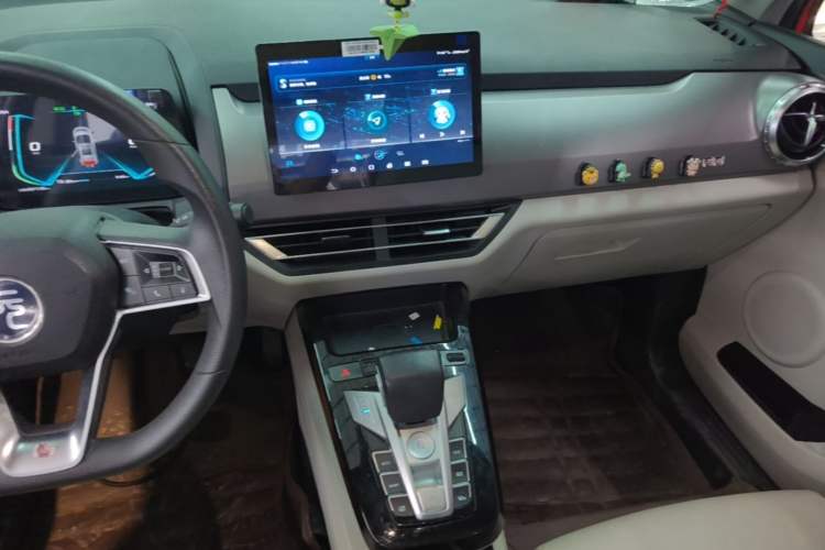 Used BYD Yuan Pro 2021 401 km Deluxe Version Audio And AC Panel